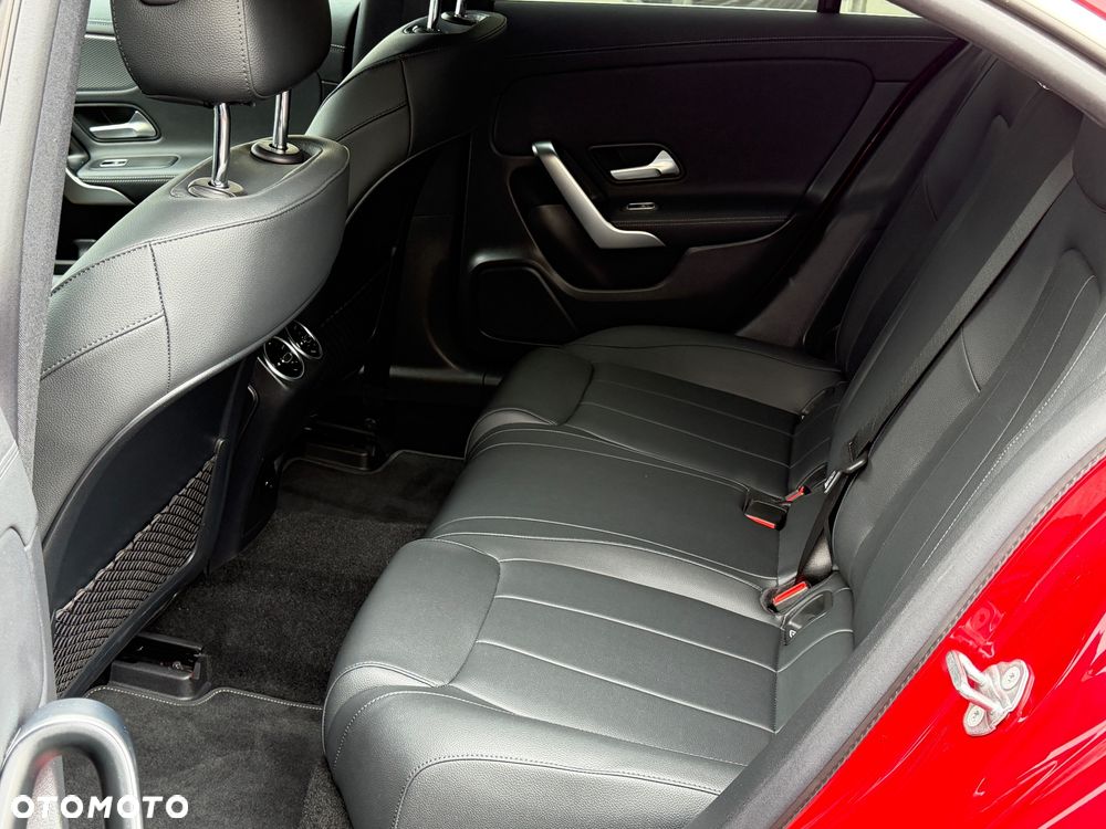 Mercedes-Benz CLA 200 d Progressive 8G-DCT - 12
