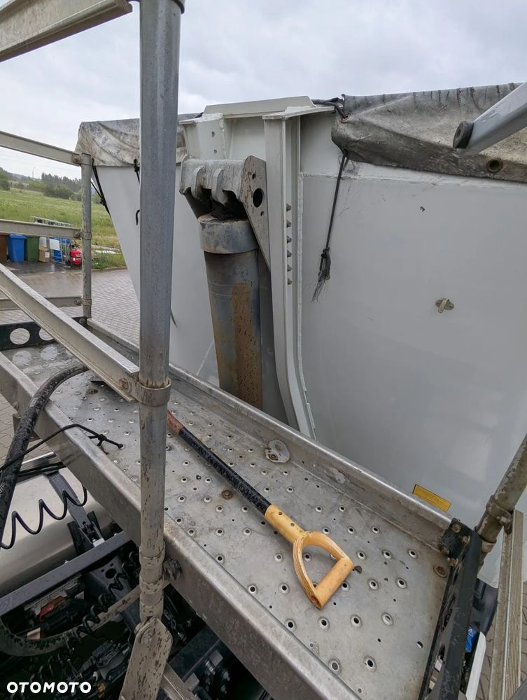 Schmitz Cargobull SGF S3 - 12