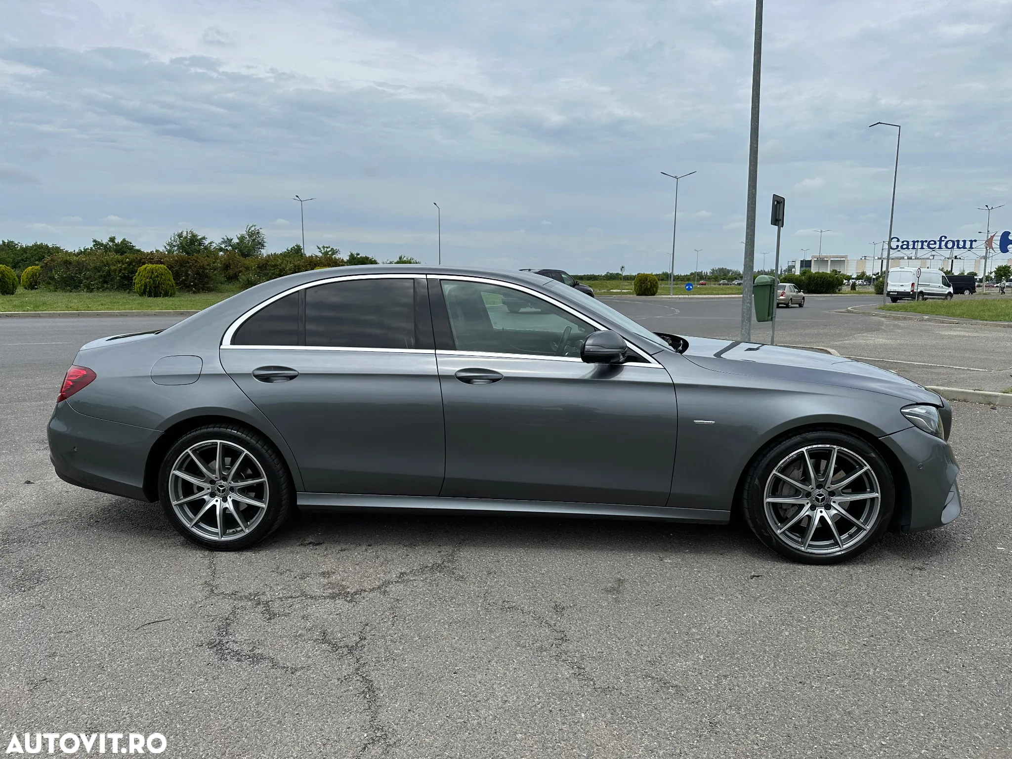 Mercedes-Benz E 200 9G-TRONIC AMG Line - 4