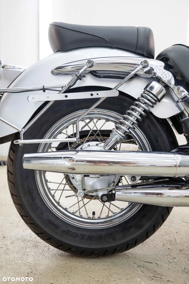 Suzuki Intruder - 33