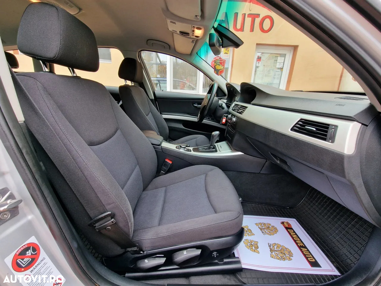 BMW Seria 3 318d DPF Touring Aut. - 14
