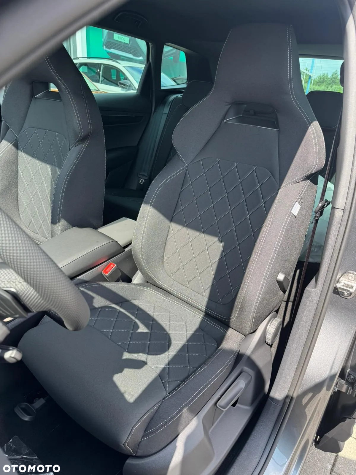 Skoda Karoq 1.5 TSI ACT Sportline DSG - 9