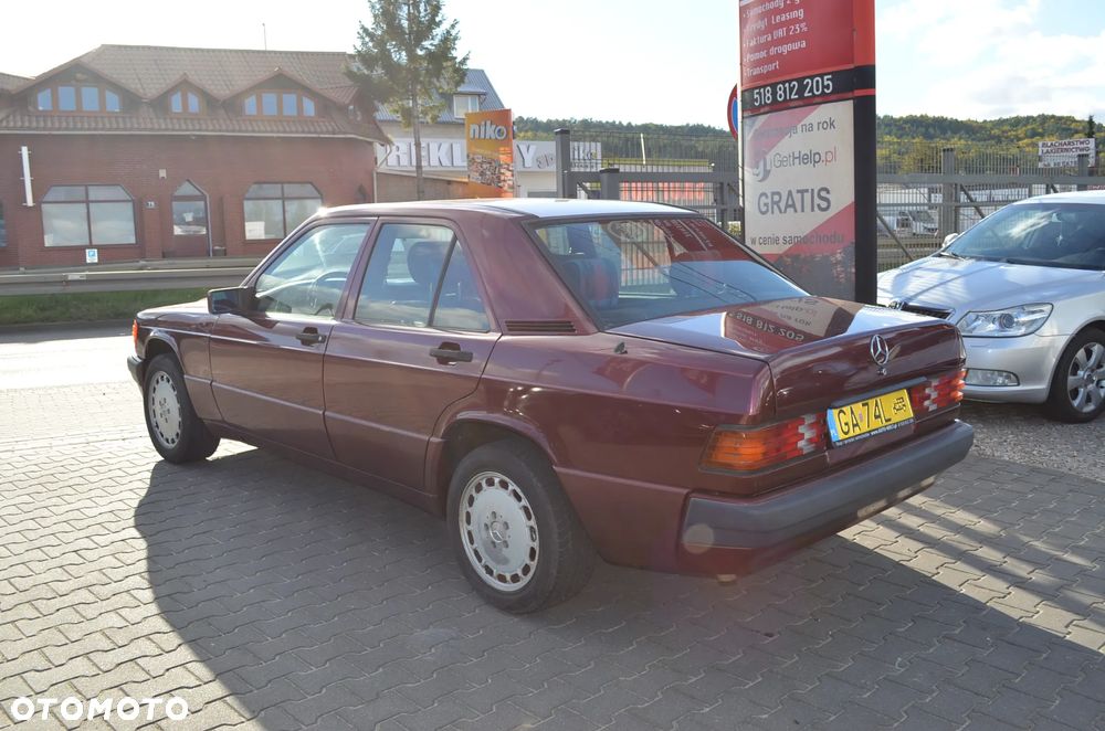 Mercedes-Benz W201 (190) - 5
