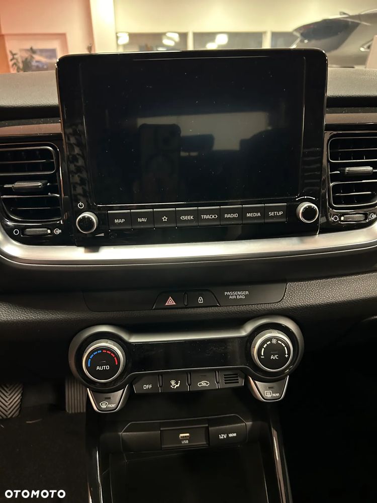 Kia Stonic - 8