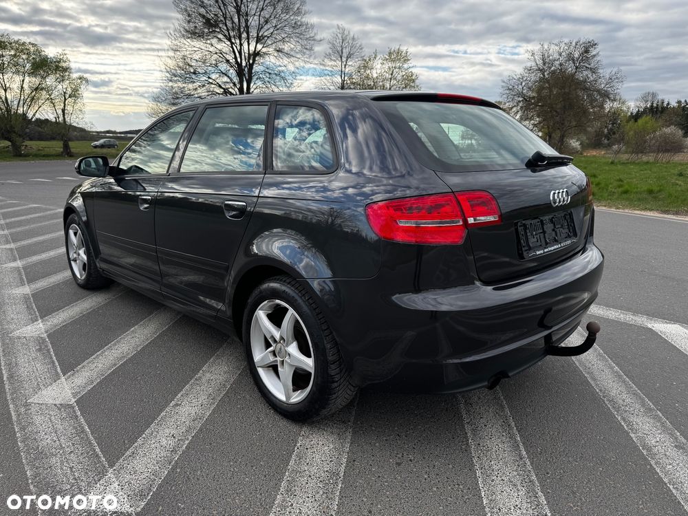 Audi A3 Sportback 1.6 Ambiente - 4