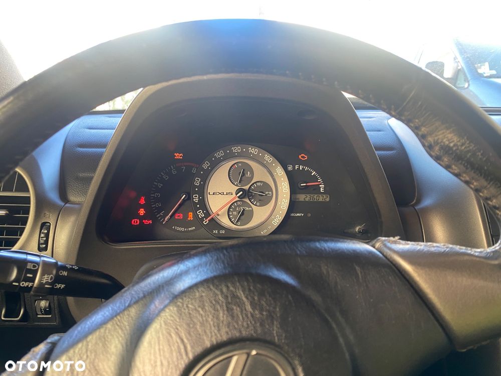 Lexus IS - 10