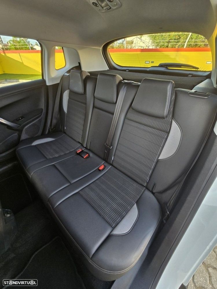 Peugeot 2008 1.6 e-HDi Allure 2-Tronic - 12