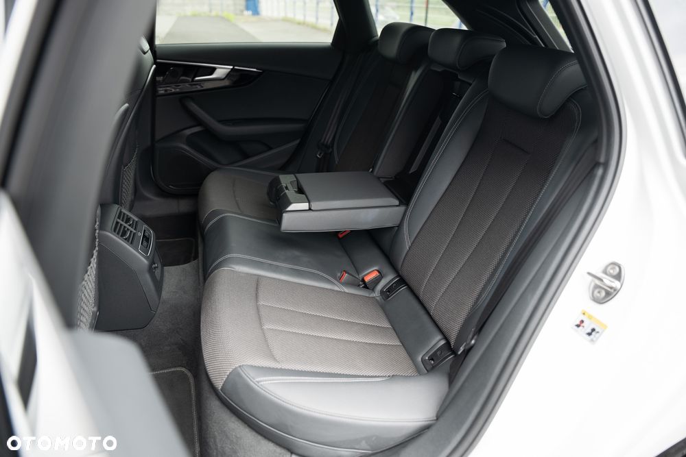 Audi A4 Avant 35 TFSI S tronic S line - 35