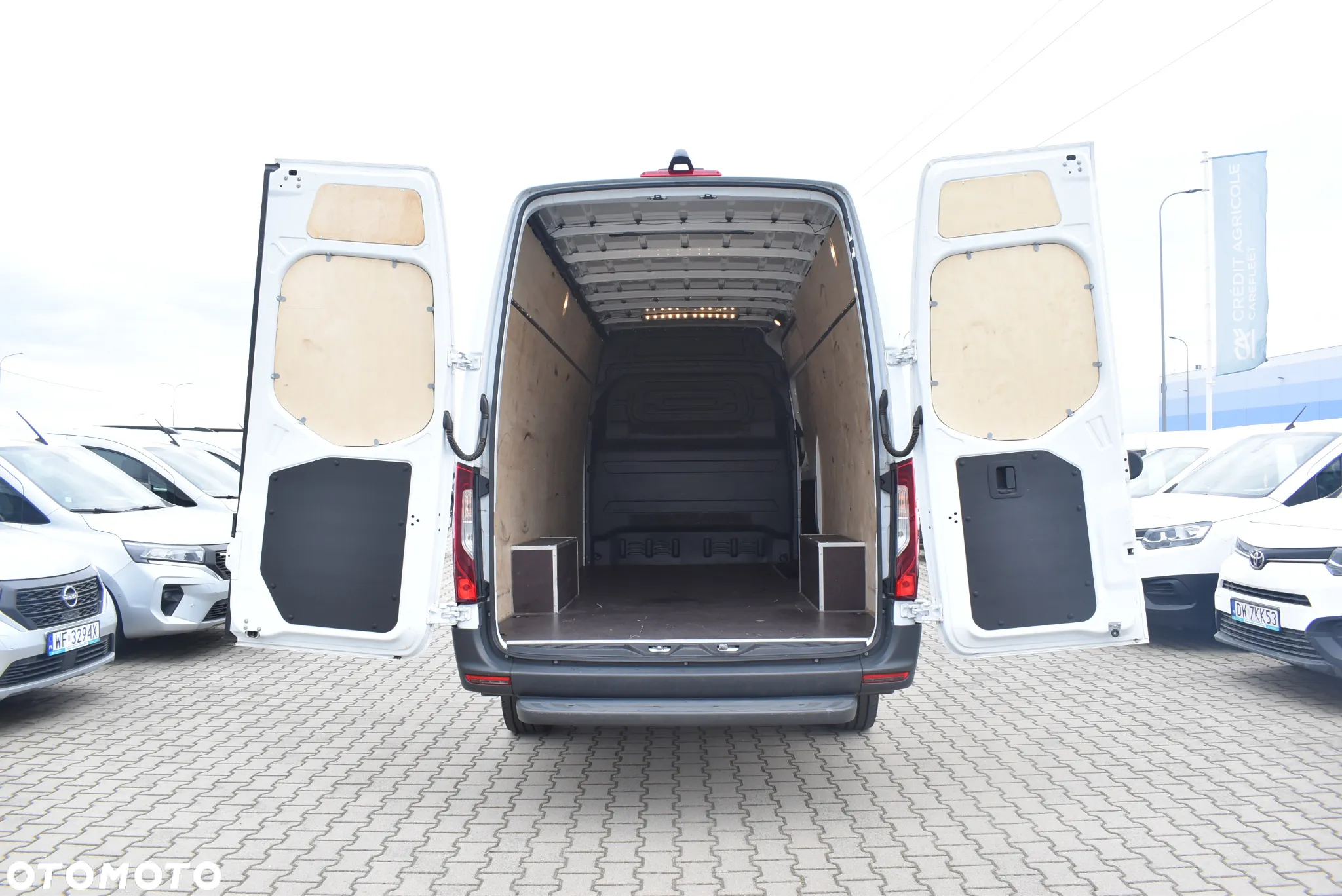 Mercedes-Benz SPRINTER 317 - 12