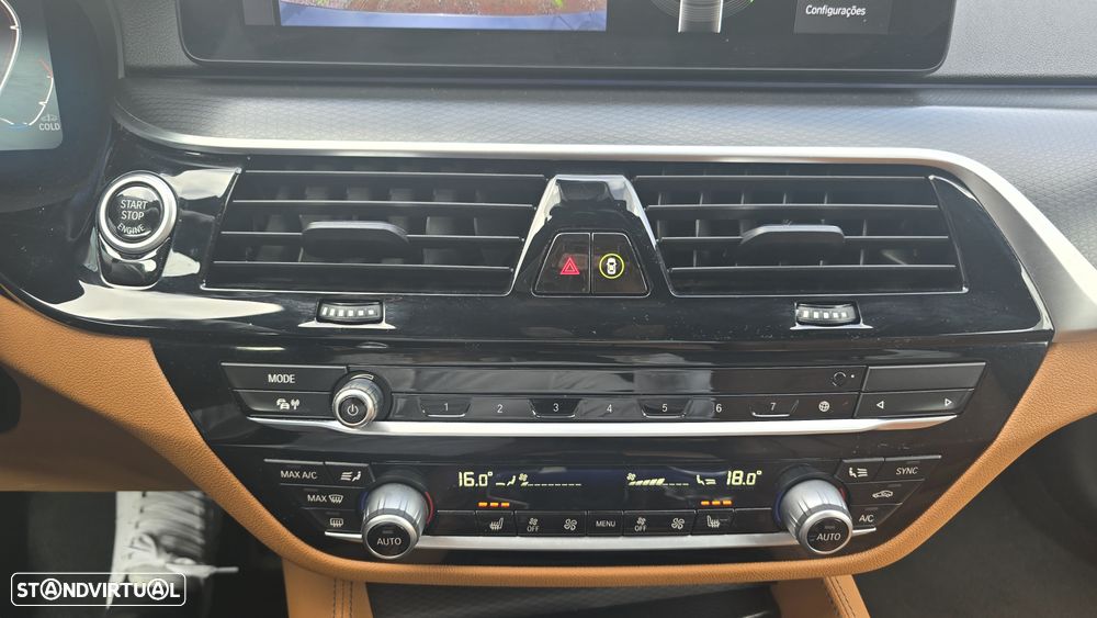 BMW 520 d Pack Desportivo M Auto - 32