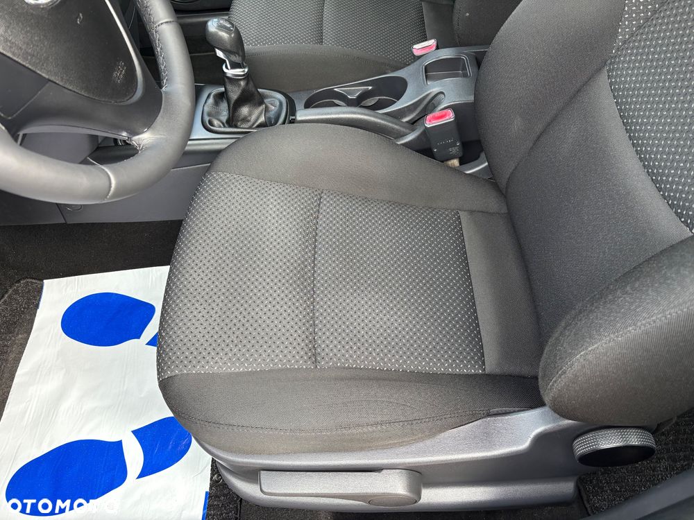 Hyundai i30 1.4 Classic + - 14