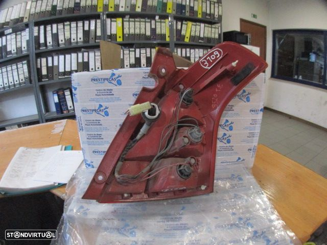 Farol Tras Stop3109 SUZUKI SWIFT 3  2007 1.3I 90CV 5P VERMELHO ESQ - 2