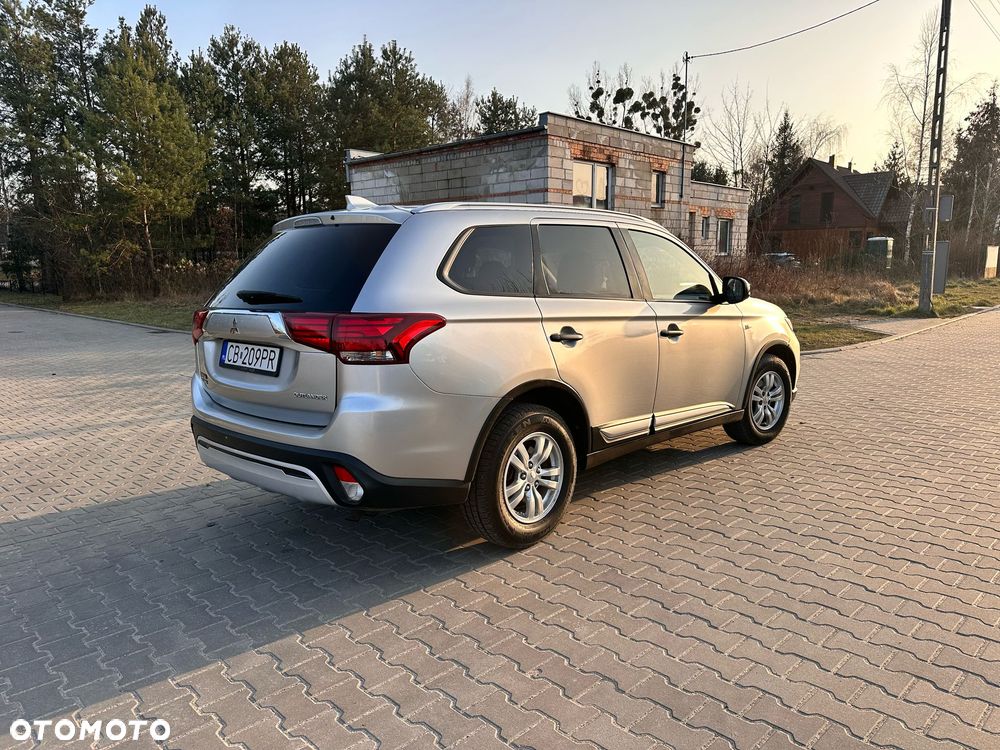 Mitsubishi Outlander - 22