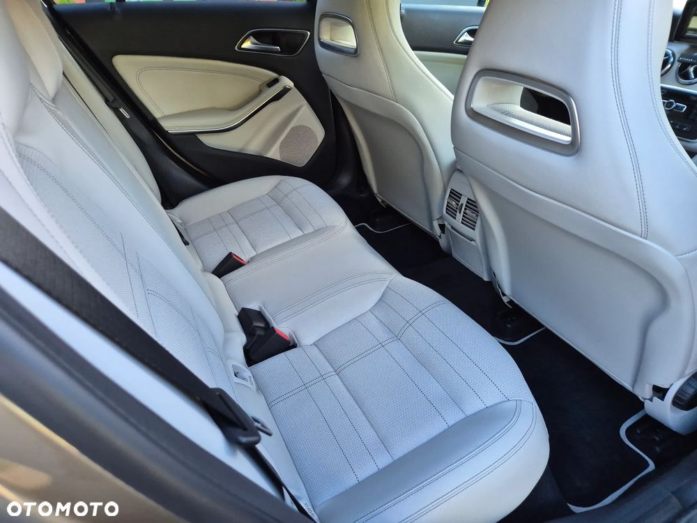 Mercedes-Benz Klasa A 200 (BlueEFFICIENCY) - 21
