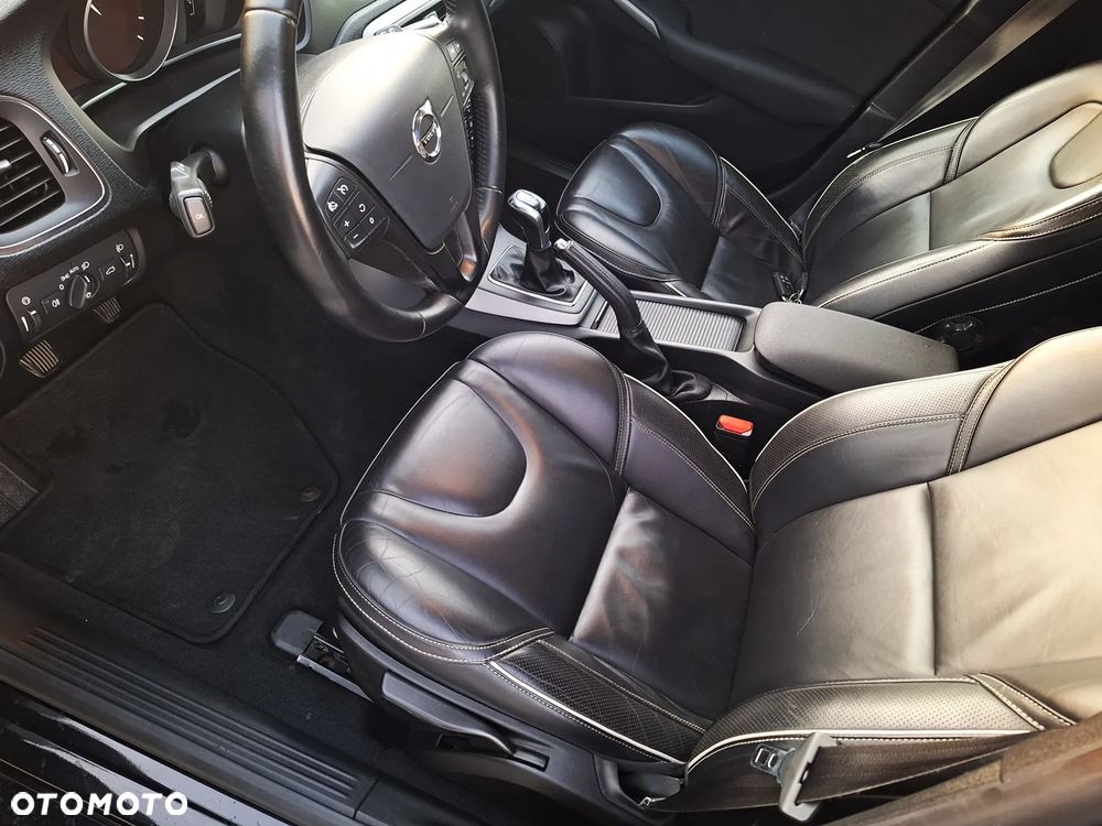 Volvo V40 D2 - 18