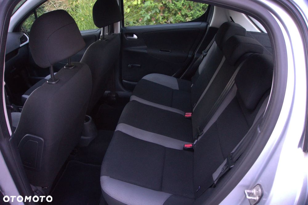 Peugeot 207 - 10