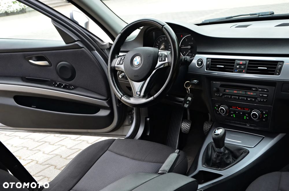 BMW Seria 3 318d - 6