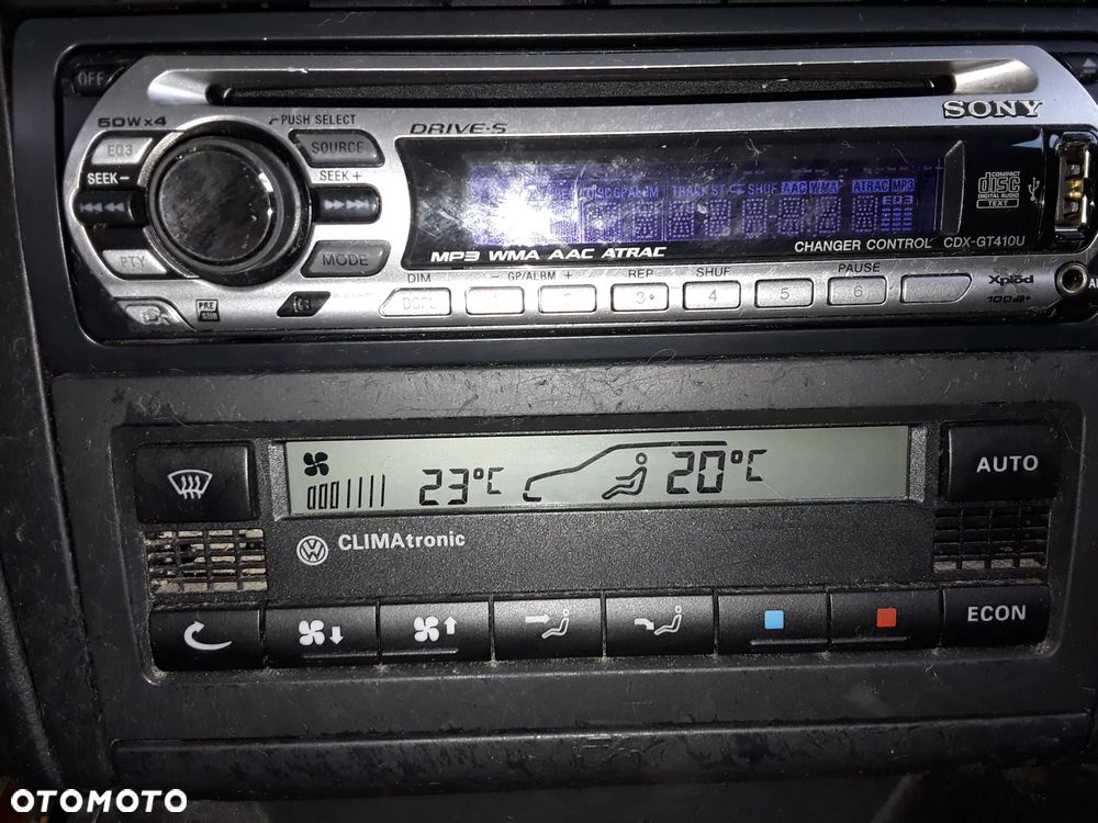 Volkswagen Golf - 18