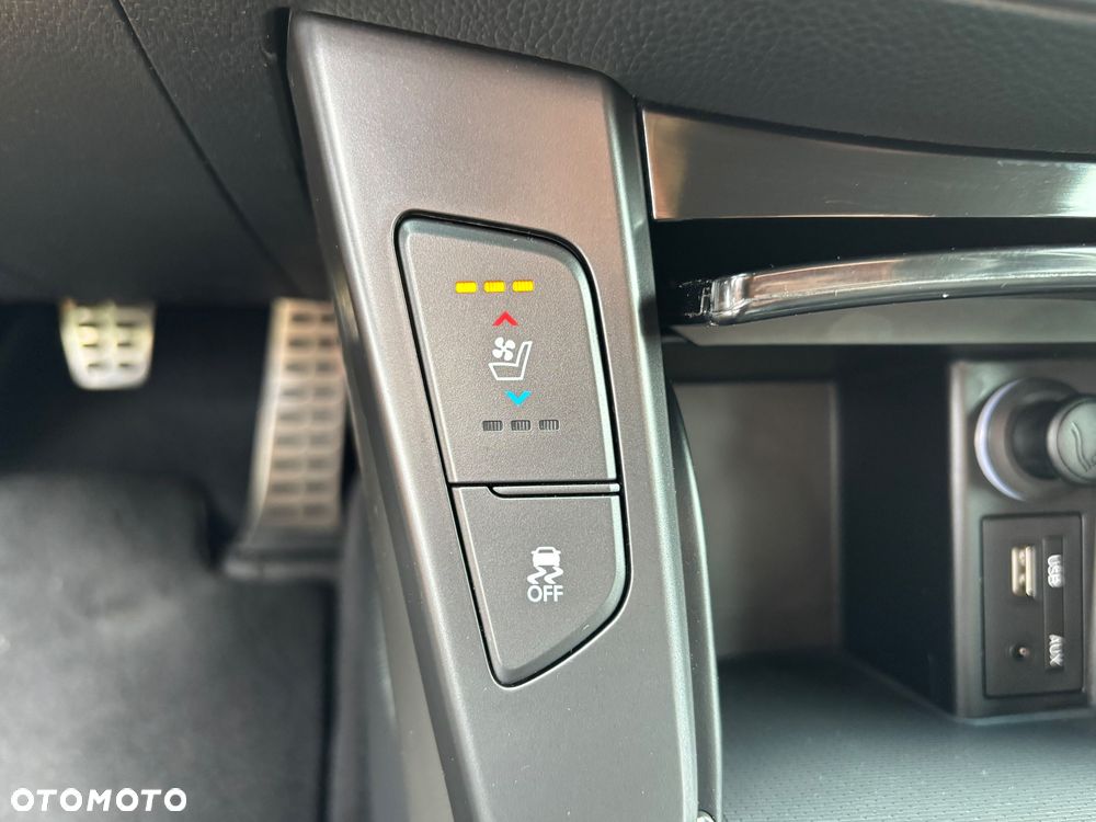Hyundai i40 Kombi 2.0 Premium - 33