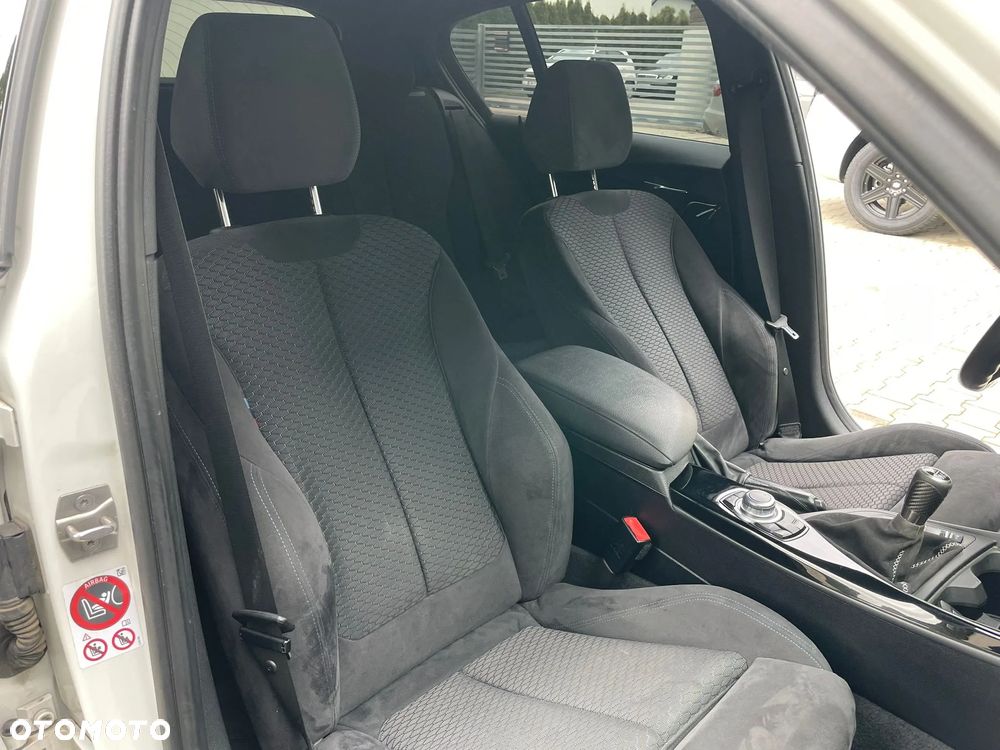 BMW Seria 1 120d M Sport - 32