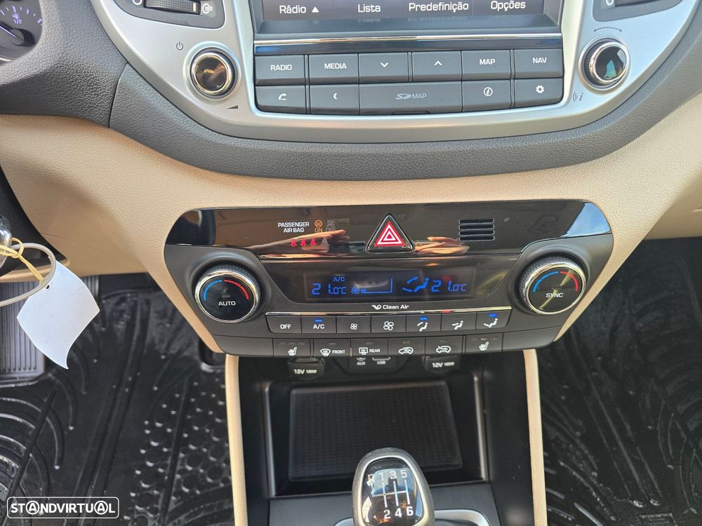 Hyundai Tucson 1.7 CRDi Executive - 28