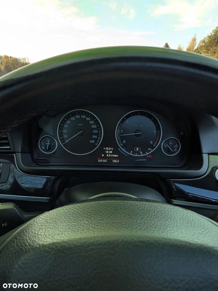 BMW Seria 5 530d xDrive - 11