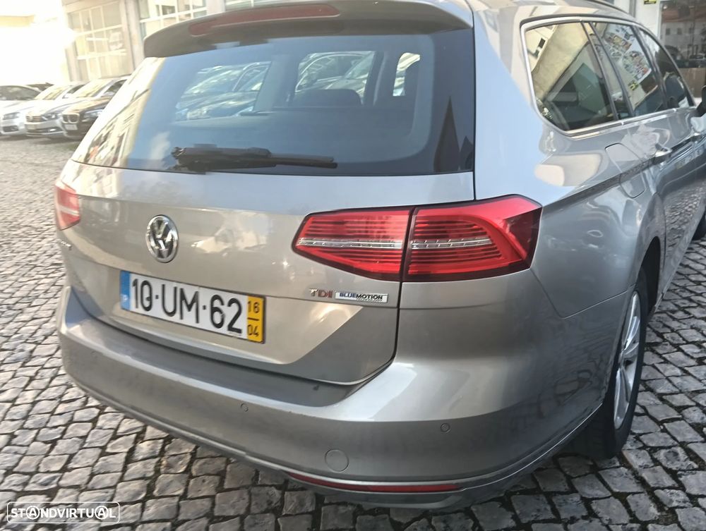 VW Passat Variant 1.6 TDI Highline DSG - 19
