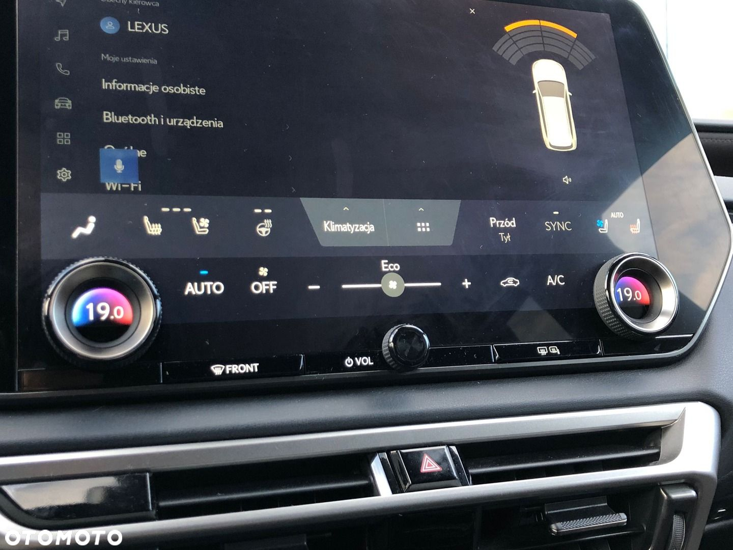 Lexus RX - 24