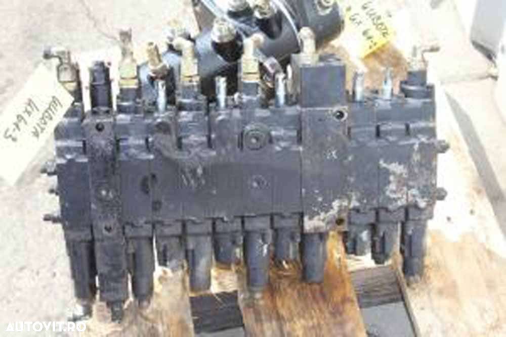 Distribuitor hidraulic central excavator komatsu pc40mr pc45r - 1