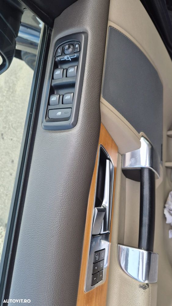 Land Rover Discovery 3.0 SDV6 SE Aut - 12