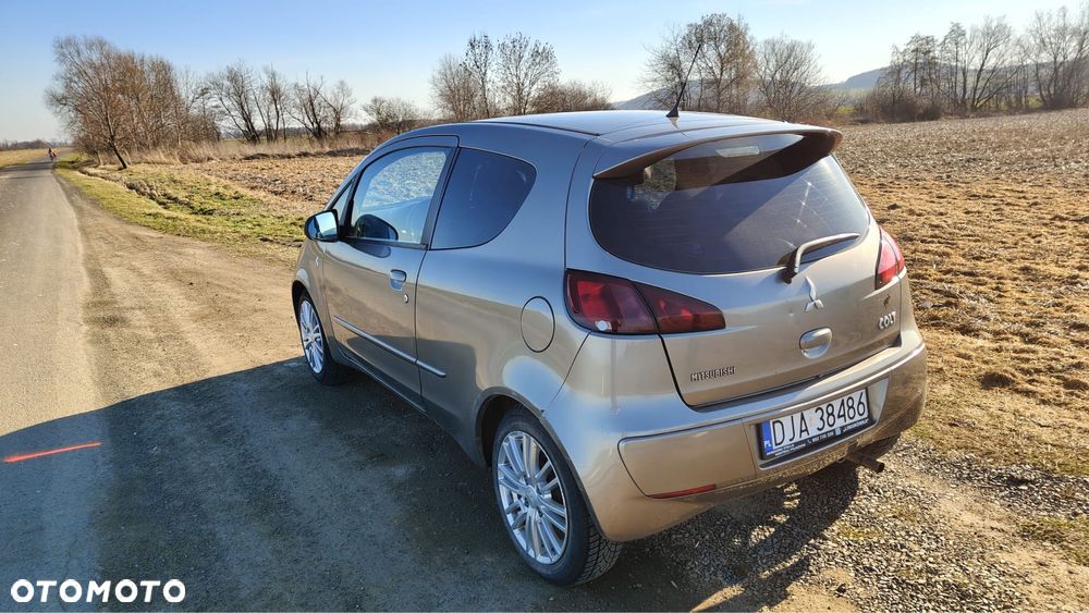 Mitsubishi Colt - 5