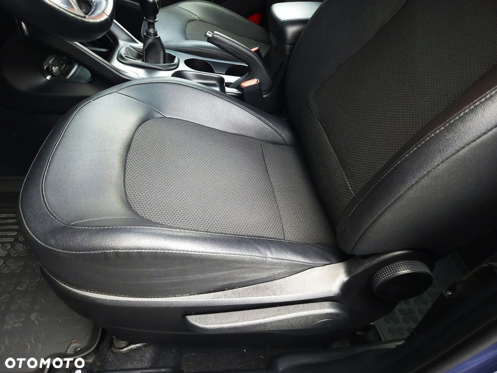 Hyundai ix35 1.6 2WD blue Style - 18