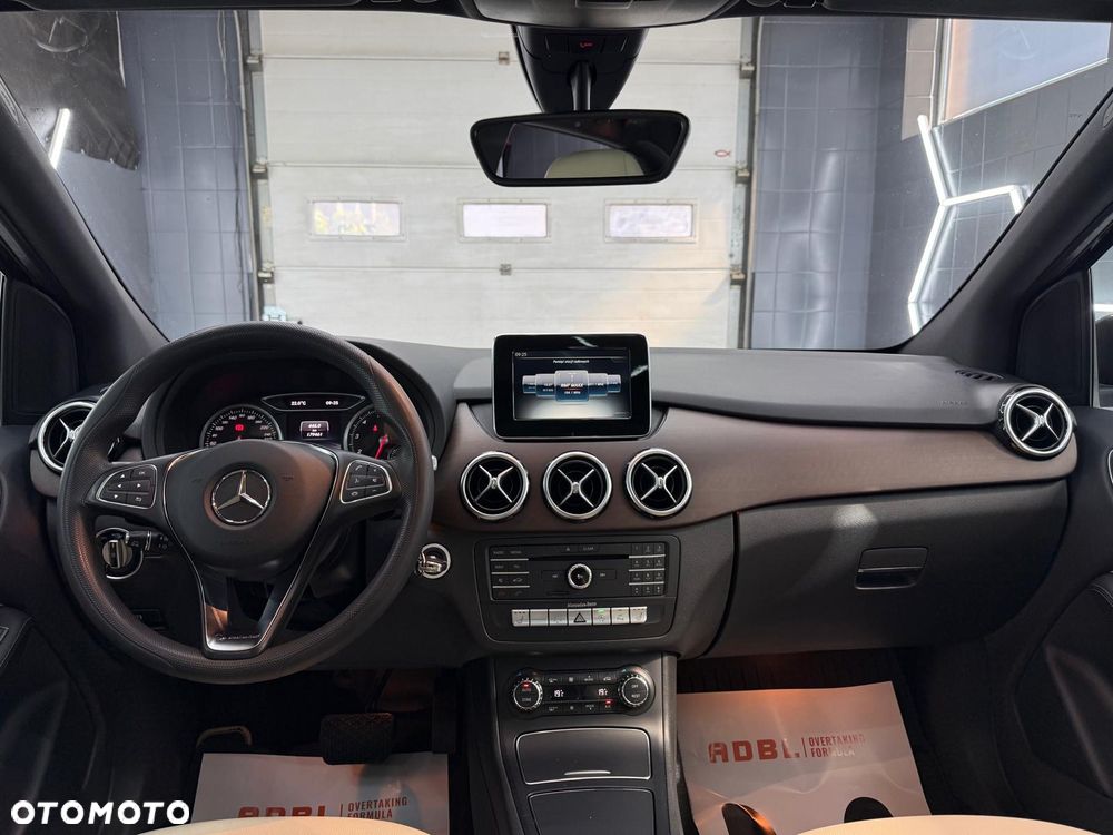 Mercedes-Benz Klasa B 180 7G-DCT AMG Line - 14