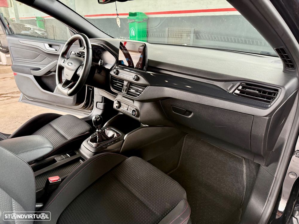 Ford Focus 1.0 EcoBoost ST-Line - 10