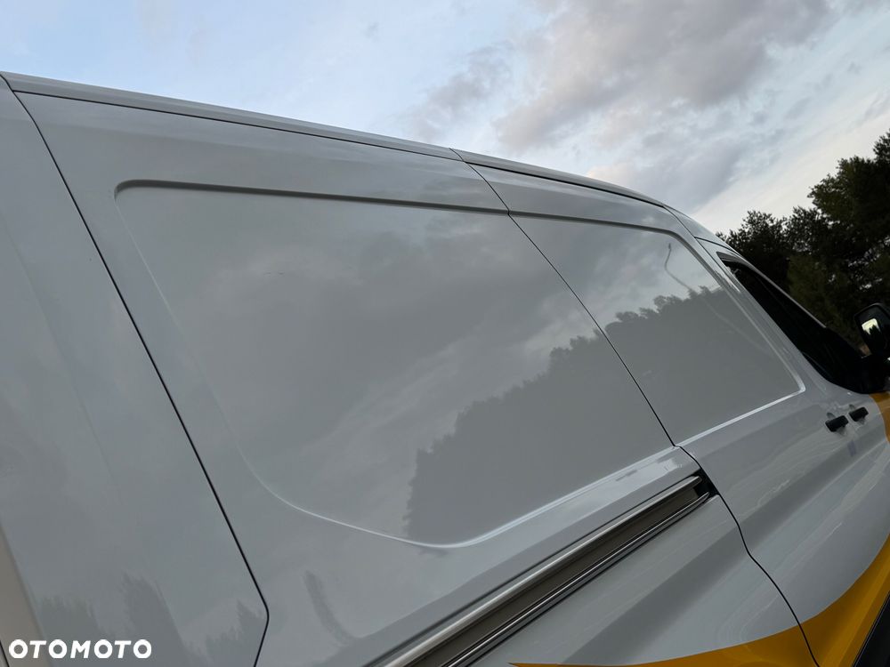Ford TRANSIT LIFT L2H2 KLIMA LEDY CZUJNIKI HAK MAŁY PRZEBIEG PERFEKCYJNY Z NIEMIEC! - 19