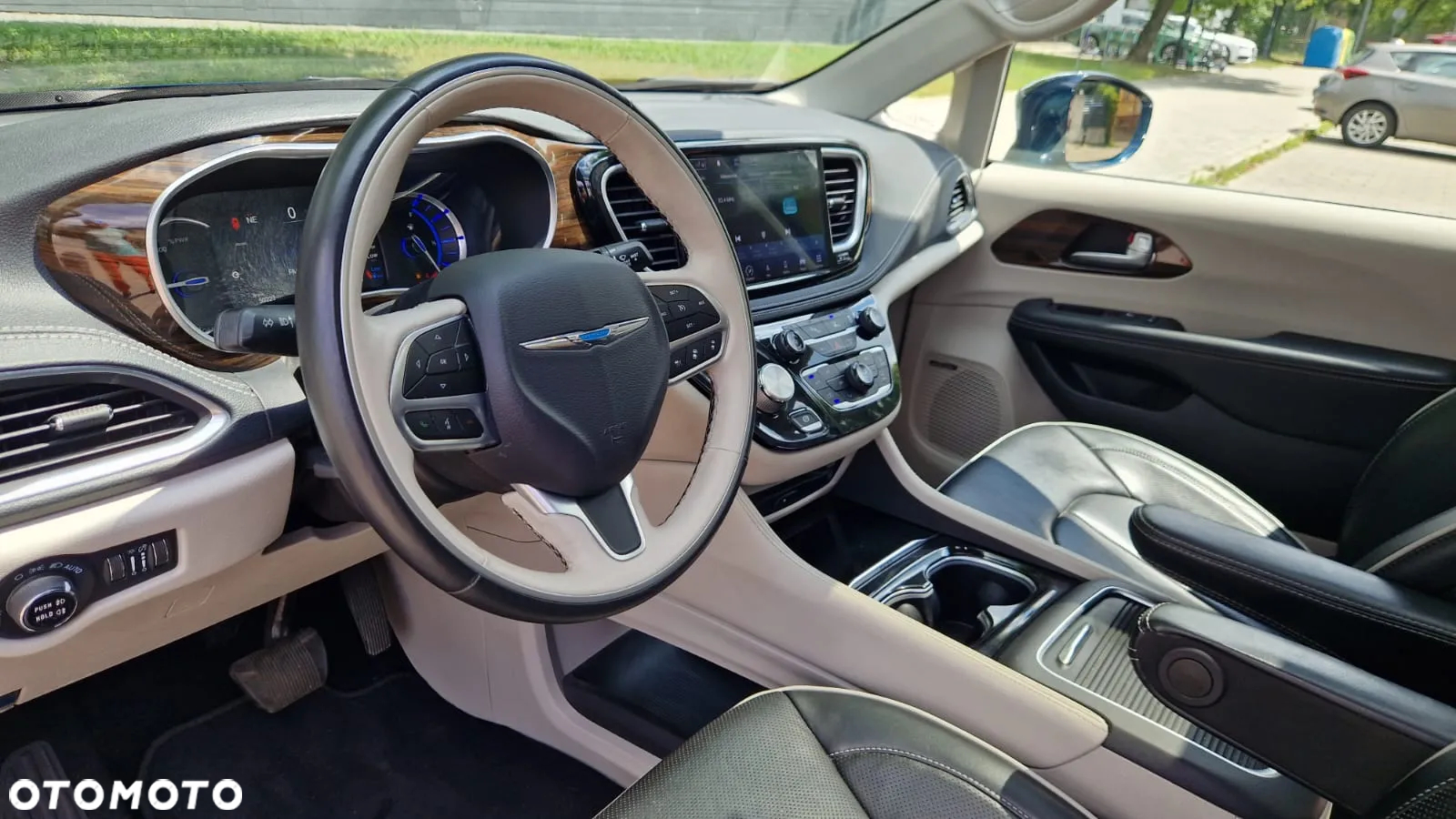 Chrysler Pacifica - 24