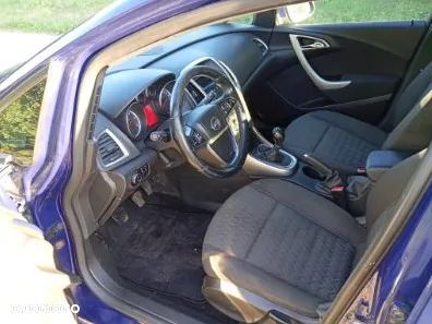 Opel Astra 2013 photo 5