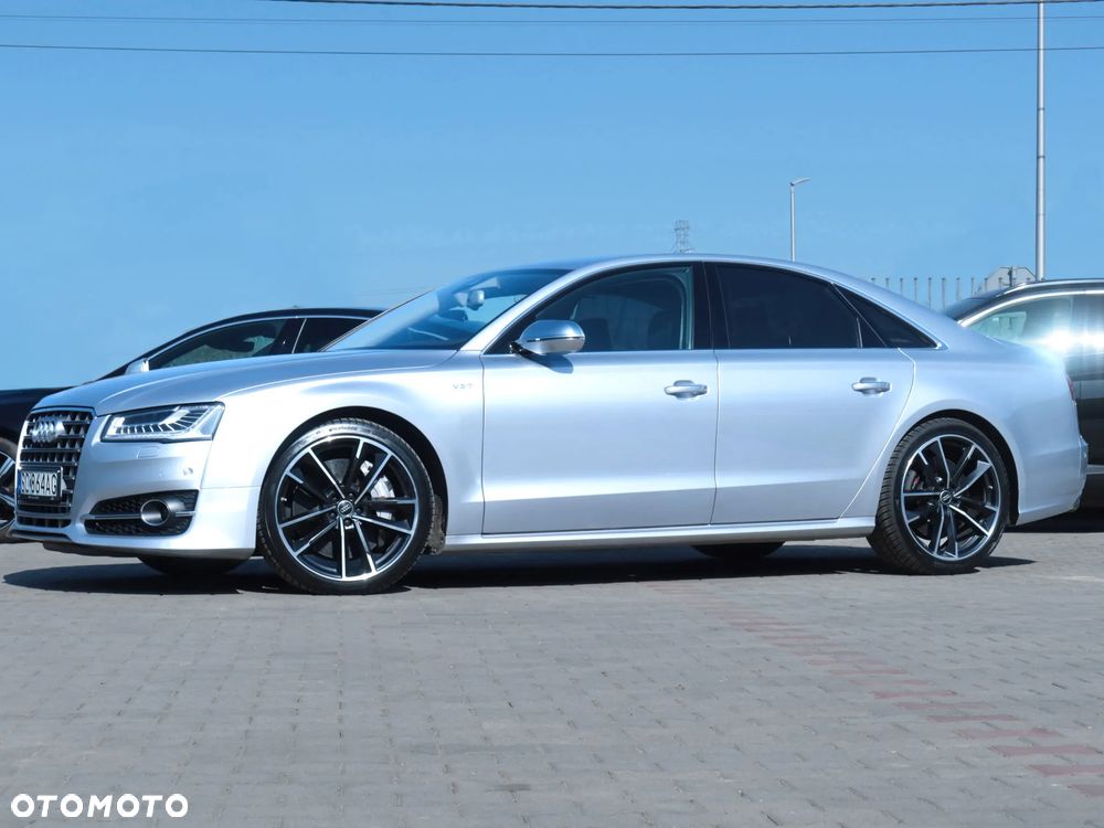 Audi S8 Plus - 31