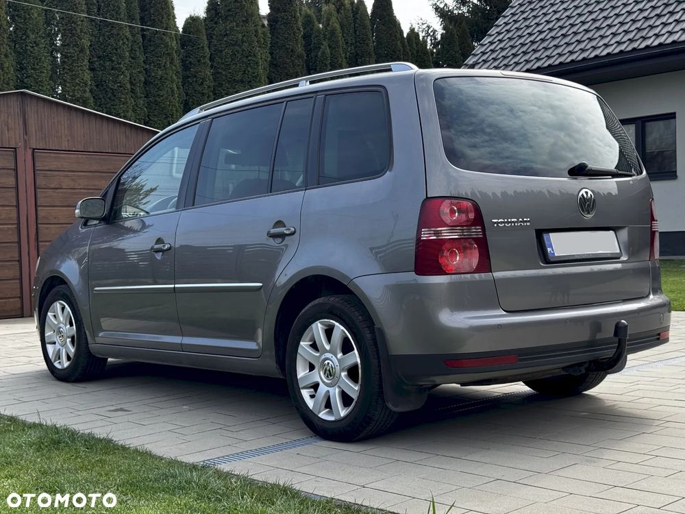 Volkswagen Touran 2.0 TDI DPF Highline - 4