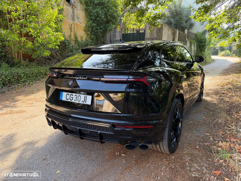 Lamborghini Urus 4.0 V8 - 4