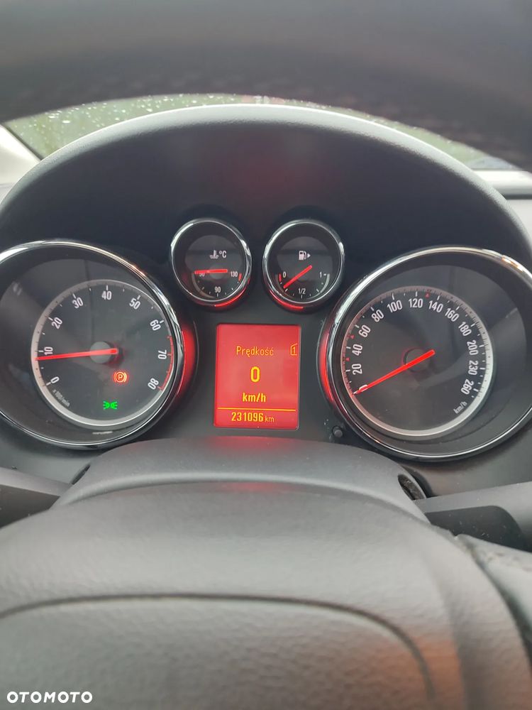 Opel Astra 1.4 Turbo 150 Jahre - 13