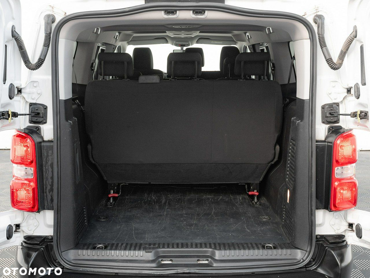 Toyota ProAce Kombi 2.0 D-4D Long 2,8t - 18