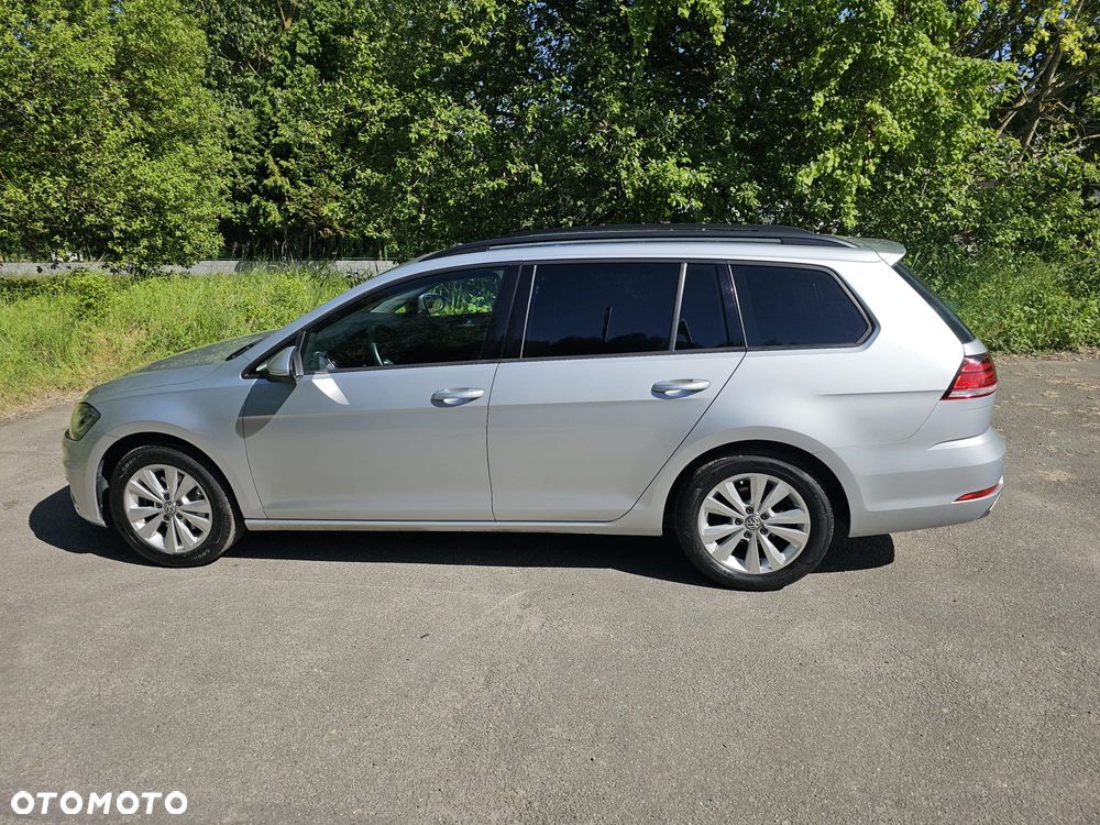 Volkswagen Golf - 6
