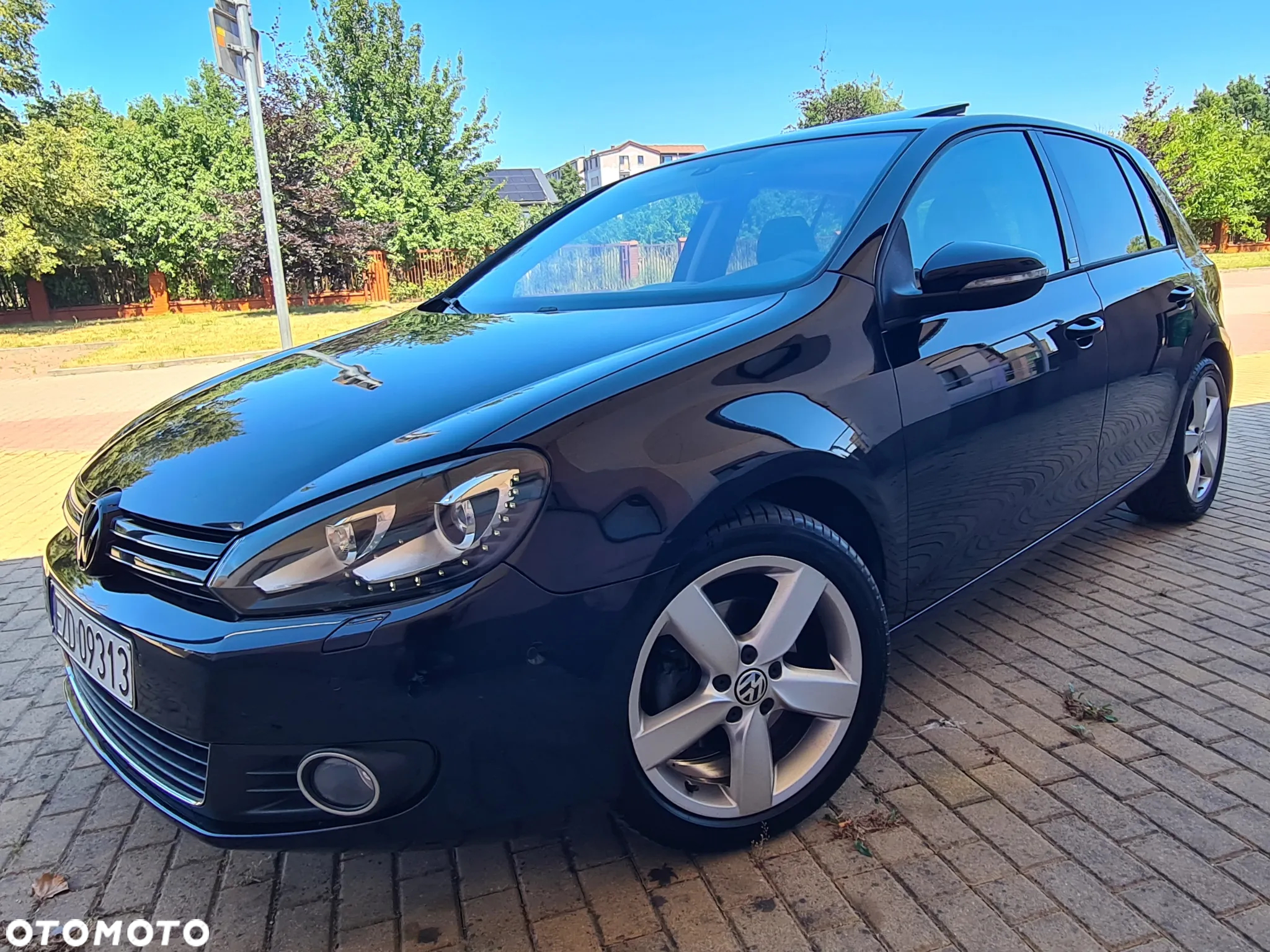 Volkswagen Golf VI 2.0 TDI Highline - 12