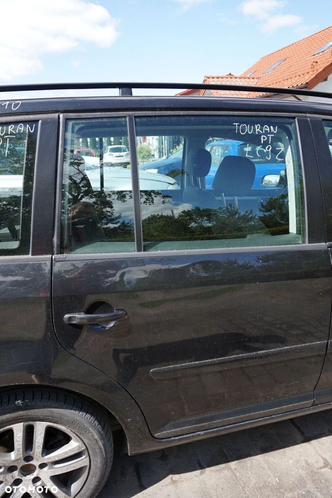 DRZWI TYLNE PRAWE TOURAN I 1T LC9Z  CZARNY VOLKSWAGEN 2003-2006 - 1