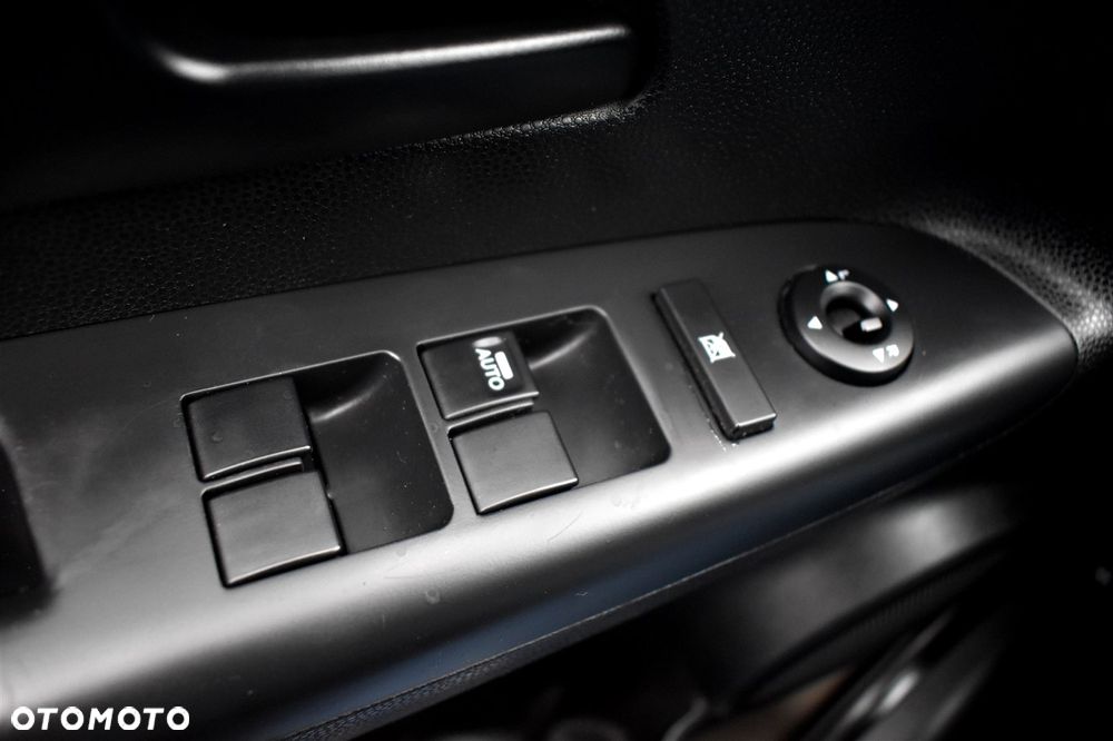 Kia Venga 1.4 CVVT Fifa World Cup Edition - 29