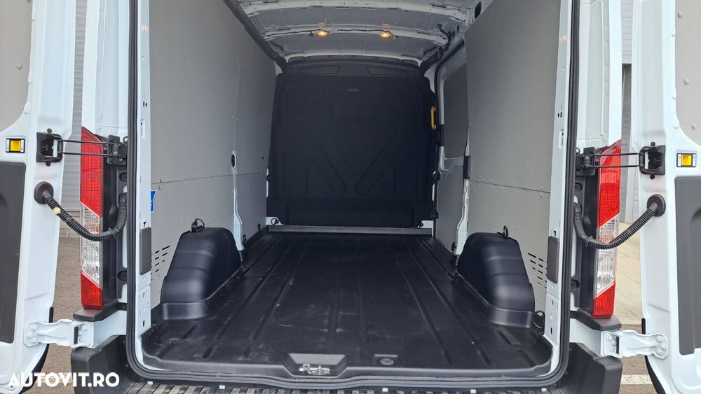 Ford TRANSIT VAN L3H2 FWD - 11