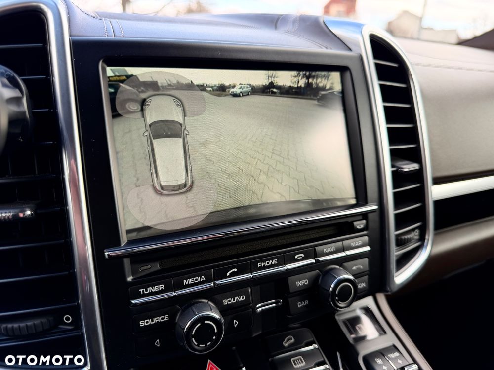 Porsche Cayenne Diesel Platinum Edition - 35