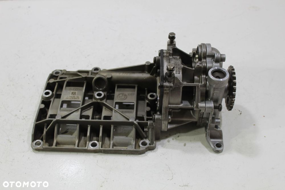 POMPA OLEJU BMW E60 E90 E87 E84 2.0D N47D20 7798014 - 3