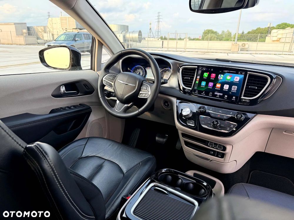 Chrysler Pacifica - 5